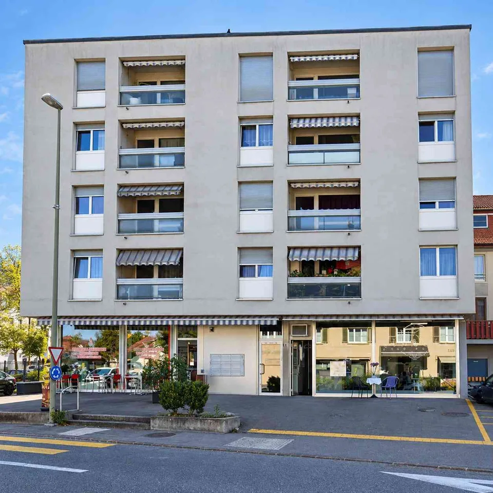 **Zentrale 3\-Zimmer\-Wohnung in Stadtnähe mit zwei Balkonen – Foto 1 von 8