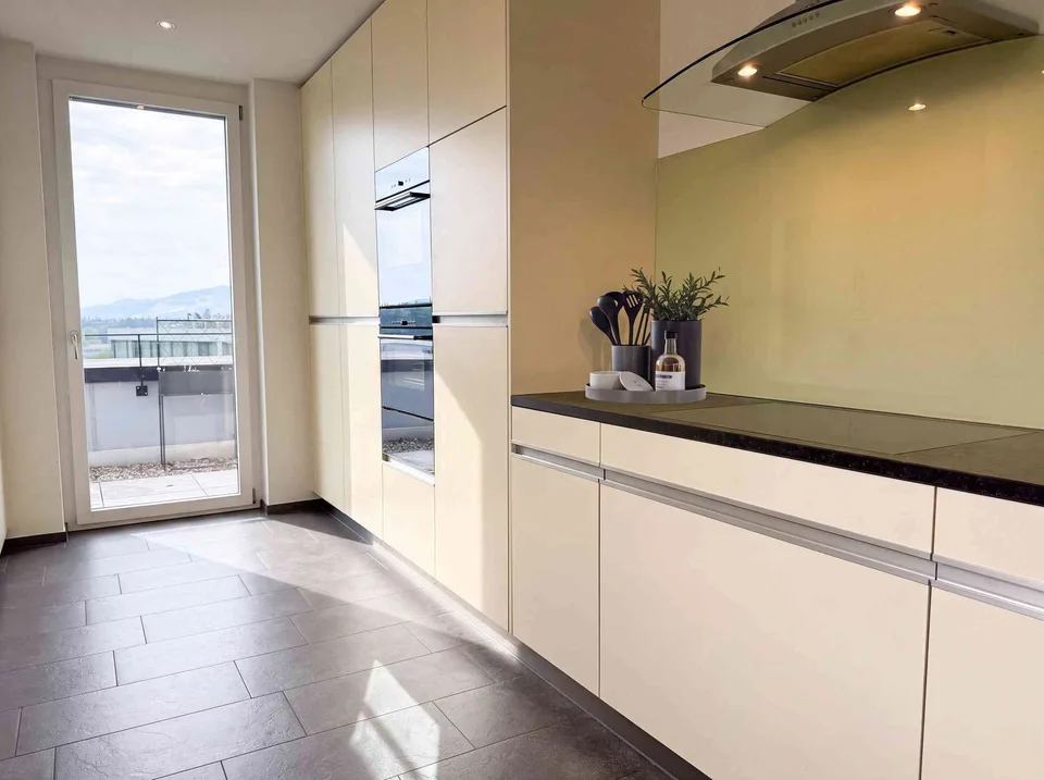 3.5-Zi Attikawohnung mit 131m² und 135 m² Terrasse in Sursee – Foto 5 von 13