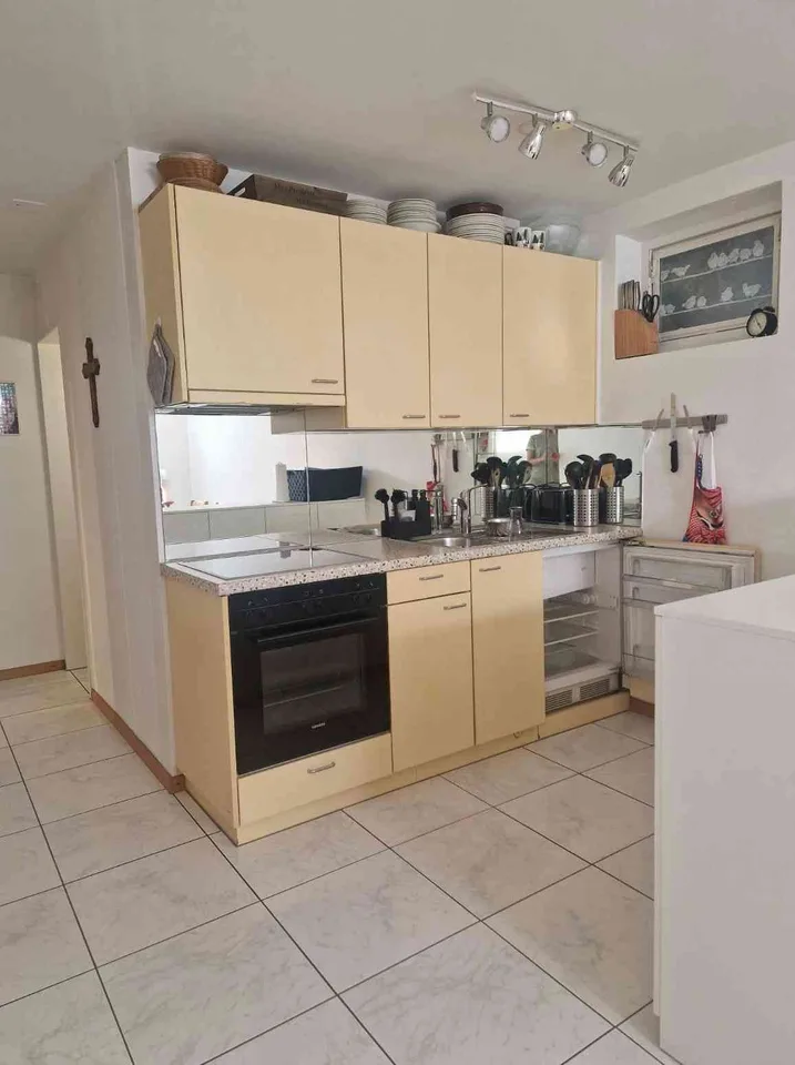 grosse 1.5 Wohnung mit eigenem Sitzplatz in ruhigem Quartier, nah Bhf – Foto 3 von 6
