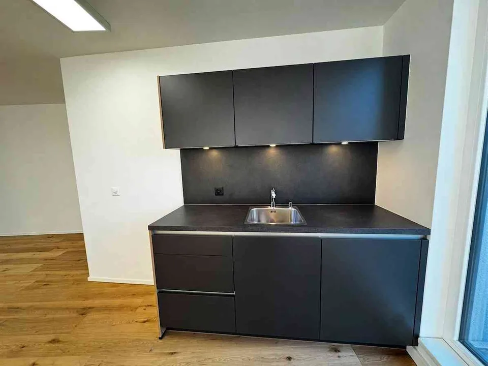 Moderne, neuwertige Gewerbefläche in Recherswil zu vermieten (200m²) – Foto 2 von 4