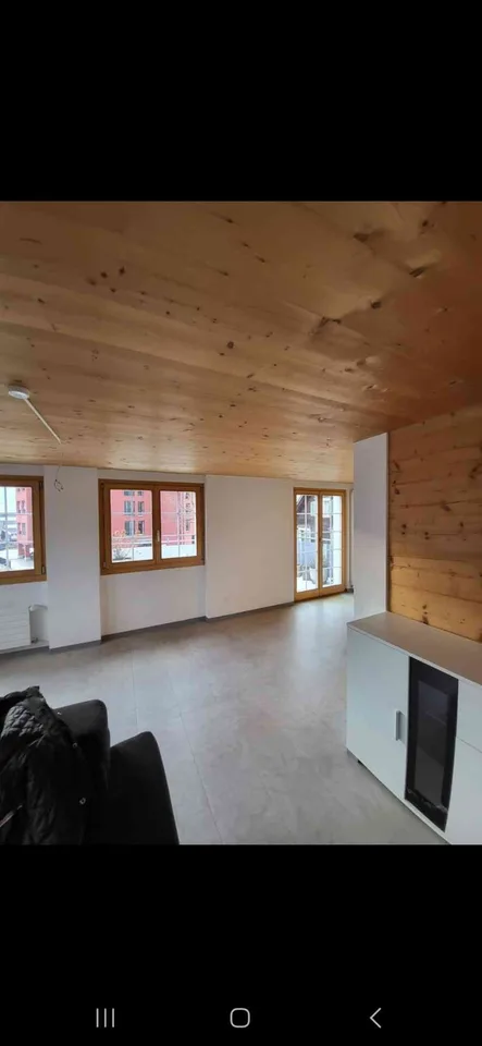 wunderschöne 4 1/2 - Zimmer - Dachwohnung im Zentrum von Grabs – Foto 3 von 13
