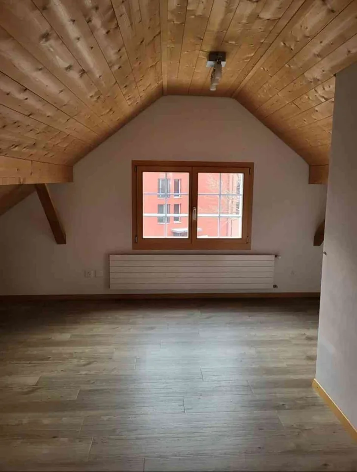 wunderschöne 4 1/2 - Zimmer - Dachwohnung im Zentrum von Grabs – Foto 6 von 13