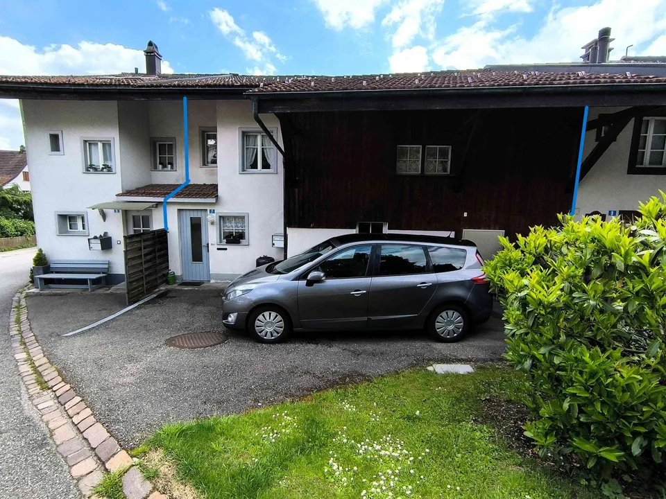 7-Zimmer-Reihenhaus mit Garten + Ausbaupotenzial in Adetswil – foto 2 di 13