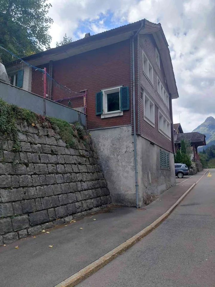 6 Zimmer Einfamilienhaus in Gurtnellen – Foto 2 von 10