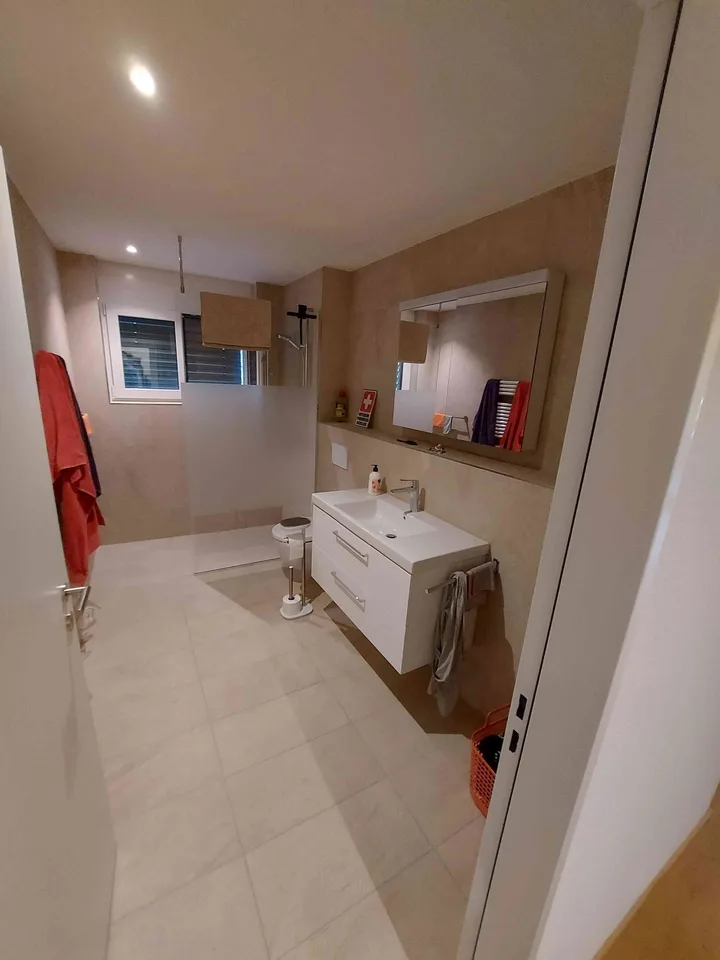 schöne geräumige 4 1/2 Zi. Wohnung – foto 10 di 11