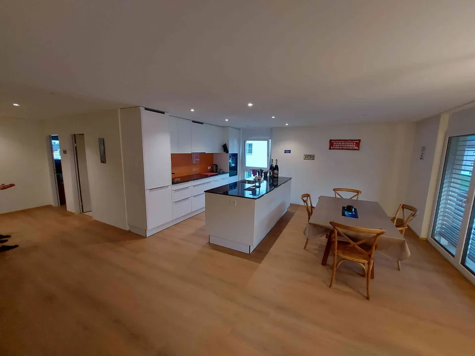 schöne geräumige 4 1/2 Zi. Wohnung – foto 2 di 11