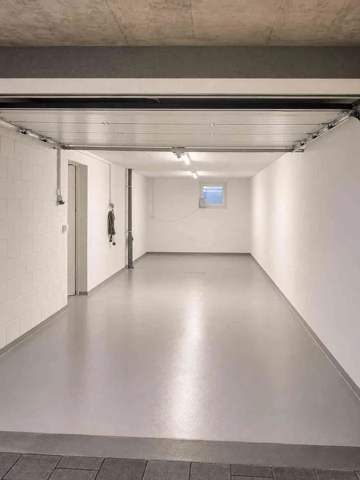 Neuwertig am Waldrand – 5.5-Zimmer-Haus mit Garten & Doppelgarage – foto 12 di 20