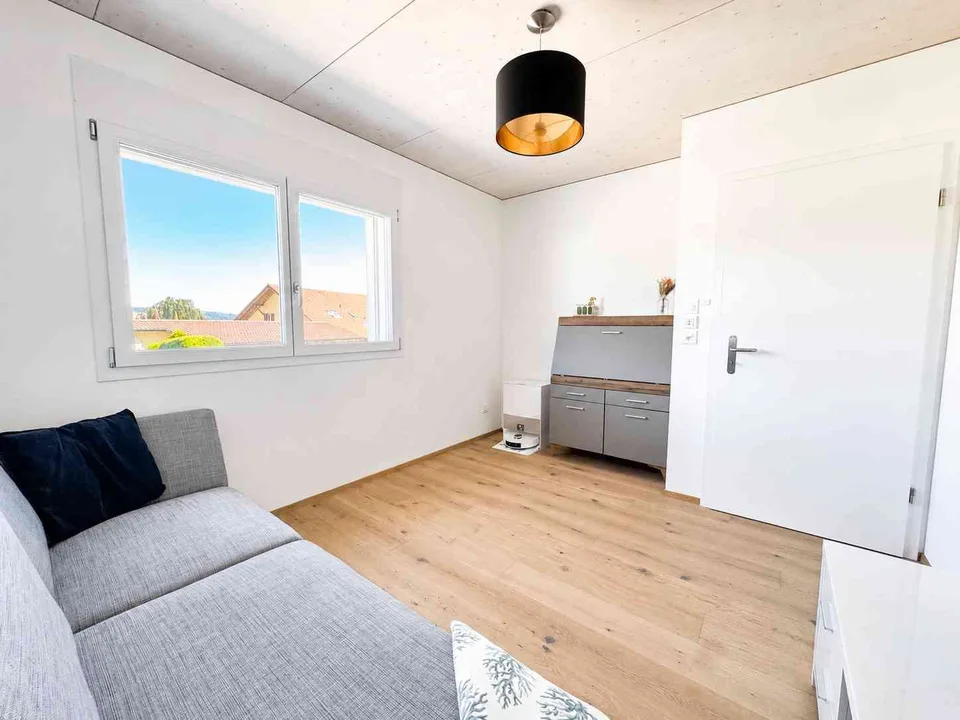 Neuwertig am Waldrand – 5.5-Zimmer-Haus mit Garten & Doppelgarage – foto 6 di 20