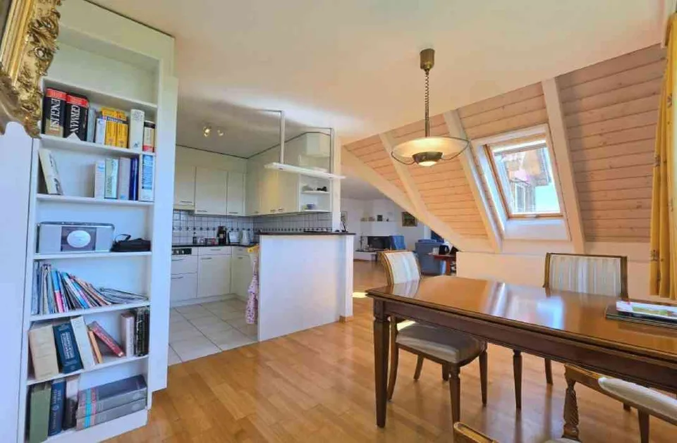 Appartamento mansardato bello con una vista meravigliosa – foto 5 di 13