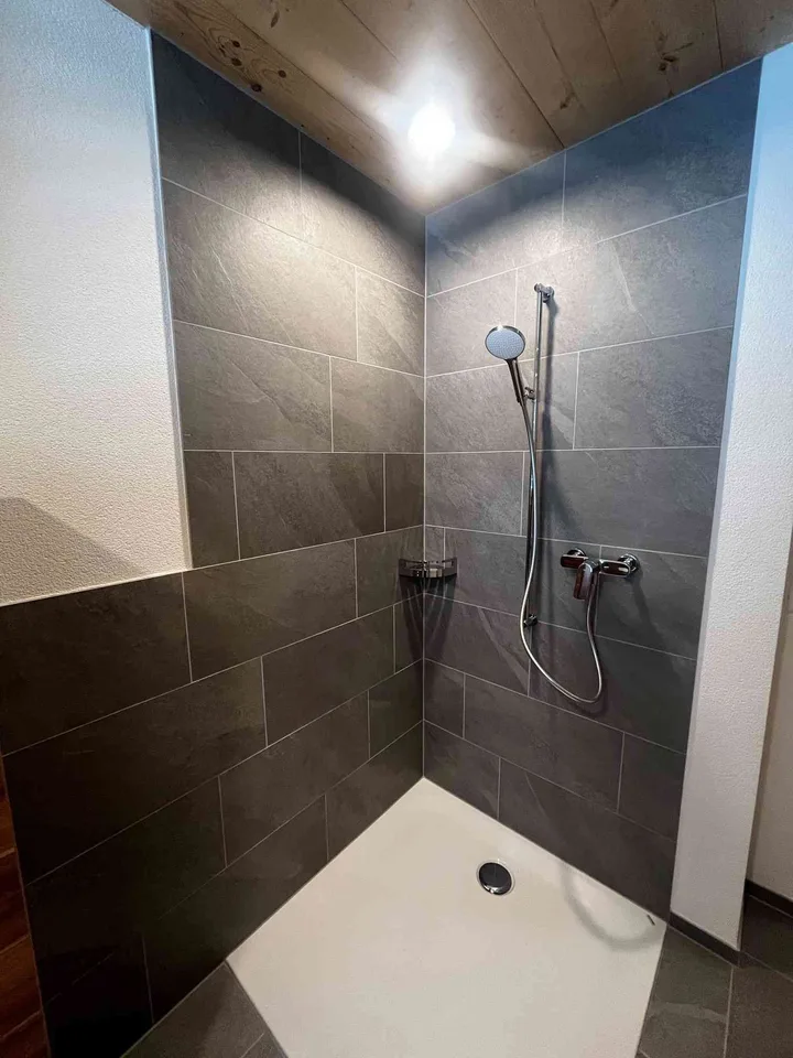 Erstvermietung: Moderne 5.5-Zimmer-Maisonettewohnung – foto 2 di 13