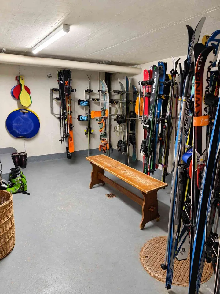 Charmante 2.5-Zimmer-Wohnung im historischen Hospental bei Andermatt – foto 11 di 12