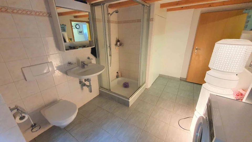 5-Zimmer-Maisonettewohnung in Wald ZH mit Parkplatz – Foto 2 von 10