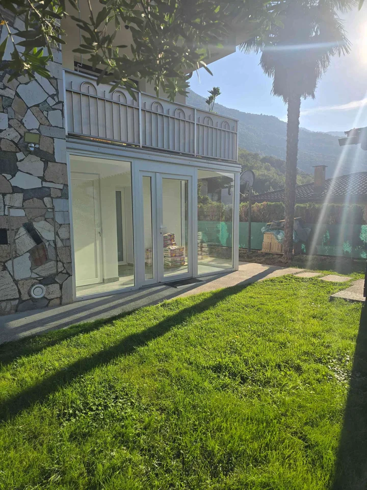 Sant' Antonino Apartment in Villa Erdgeschoss 120 m2 – Foto 8 von 12