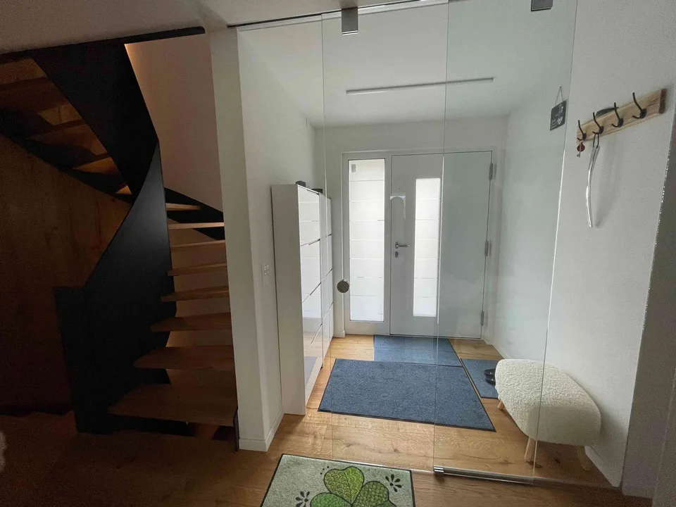 Attraktives, hochwertiges und barrierefreies 6.5-Zimmer EFH – Foto 3 von 11