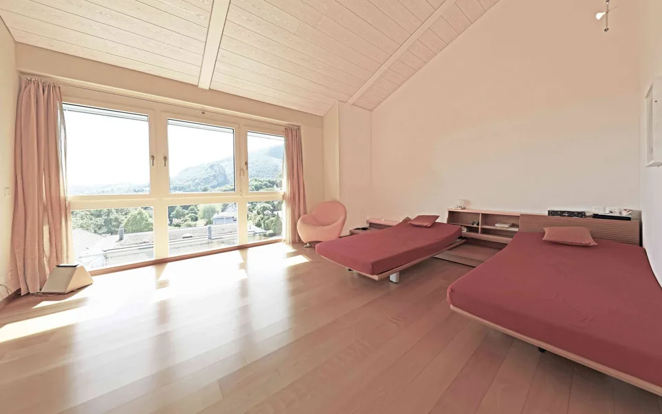 6-Zimmer Traumvilla mit Home-Office, Alpensicht, Pool + Wellness-Oase – photo 12 sur 13