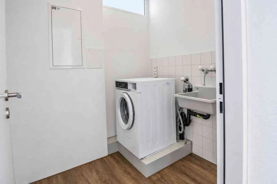 Frisch renovierte 3 ½-Zimmerwohnung mit sonnigem Balkon – Foto 6 von 8