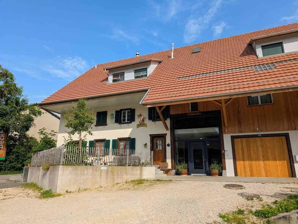 Neuwertige 3.5-Zi.-Wohnung inkl. 2 Parkplätze – foto 8 di 8