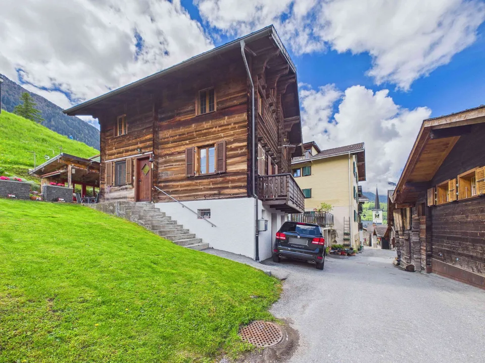 Chalet mit Bauland und grosser Sommer-Loggia in Ergisch – foto 2 di 6