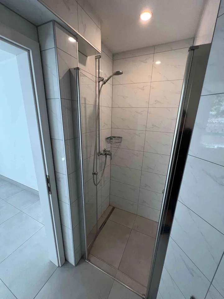 ZU VERMIETEN: 3-ZIMMER-WOHNUNG GANZ RENOVIERET – Foto 8 von 11