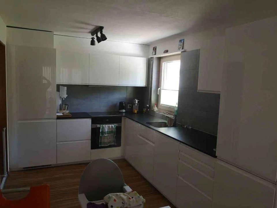 Grosszügige und gepflegte 4.5 Zwhg in Steg – Foto 2 von 10
