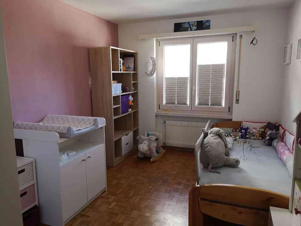 Grosszügige und gepflegte 4.5 Zwhg in Steg – Foto 8 von 10