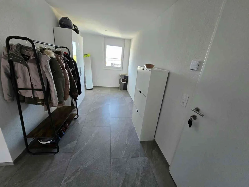 Hochwertig. Hell. Grosszügig. 4.5 Zimmerwohnung mit Balkon – Foto 9 von 13
