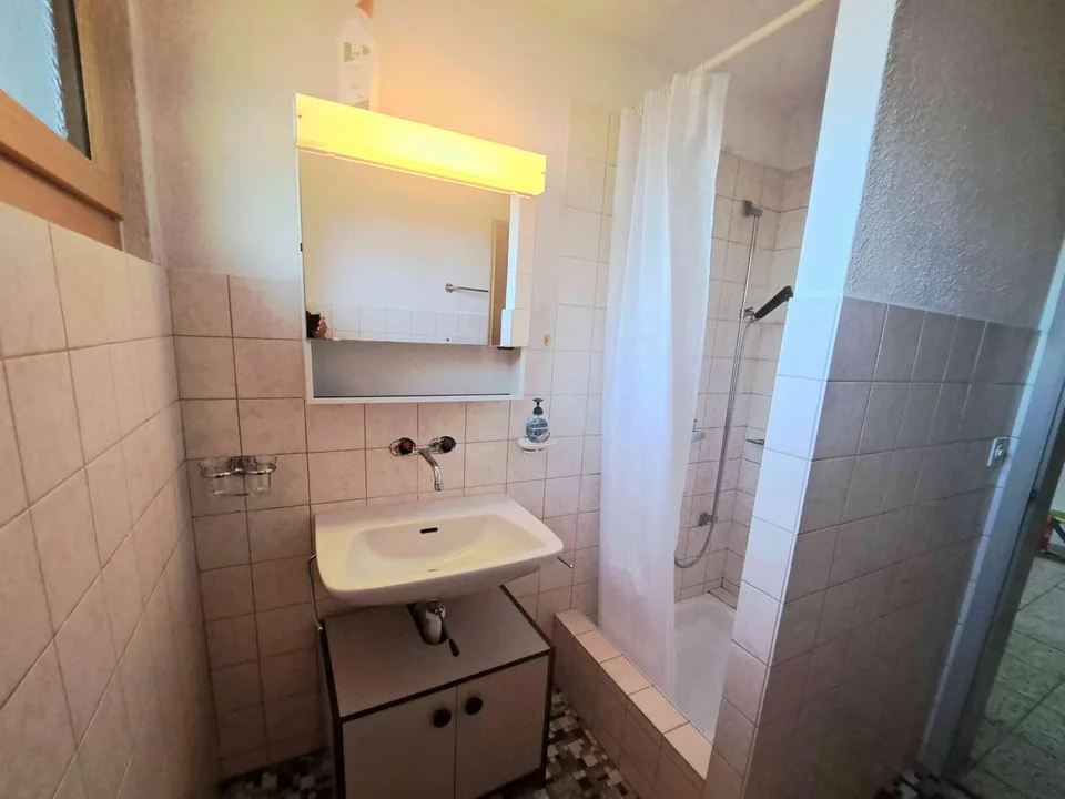 Möbliertes Zimmer mit WC/Dusche zu vermieten – Foto 5 von 5