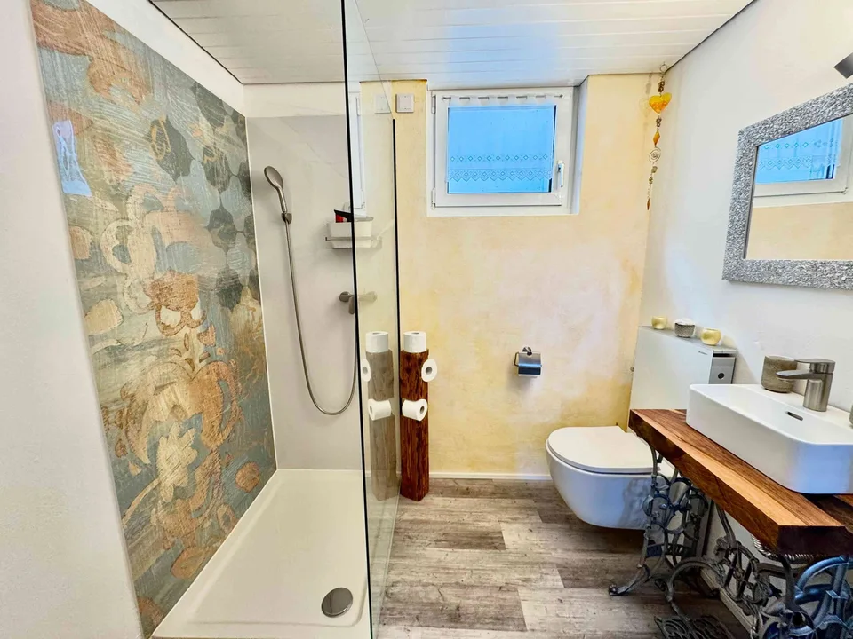 Vita di villaggio idilliaca con vista panoramica – Casa di 5,5 locali ristrutturata con amore – foto 8 di 12