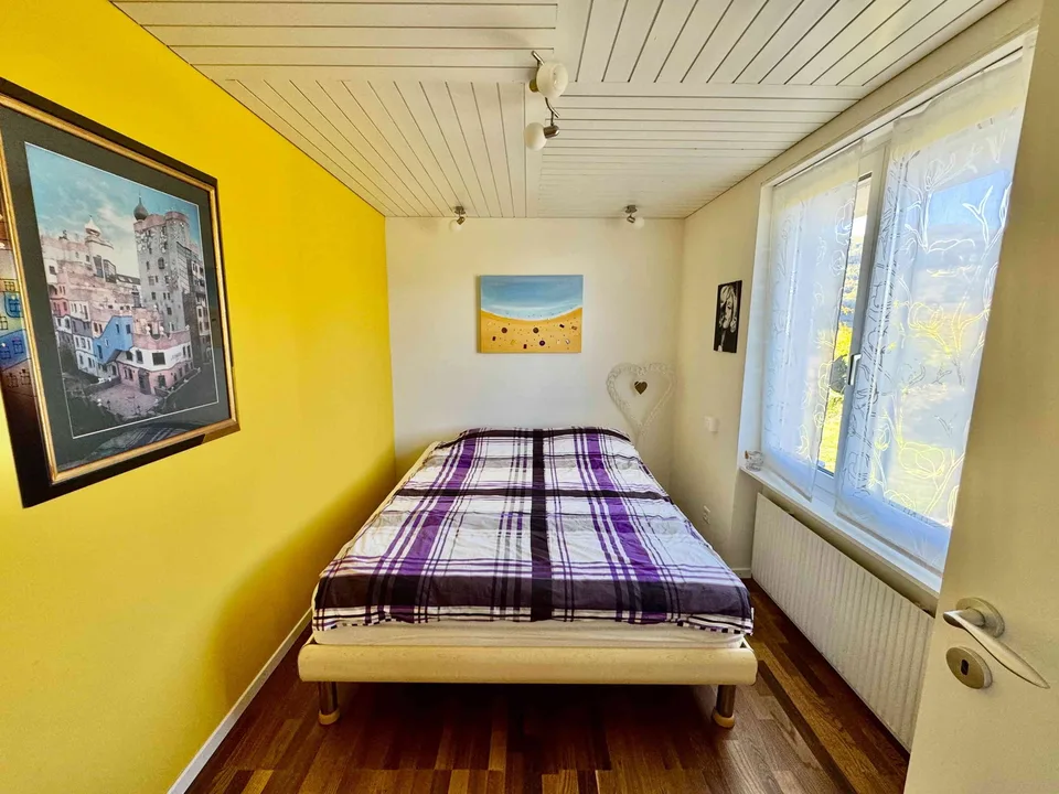 Vita di villaggio idilliaca con vista panoramica – Casa di 5,5 locali ristrutturata con amore – foto 11 di 12
