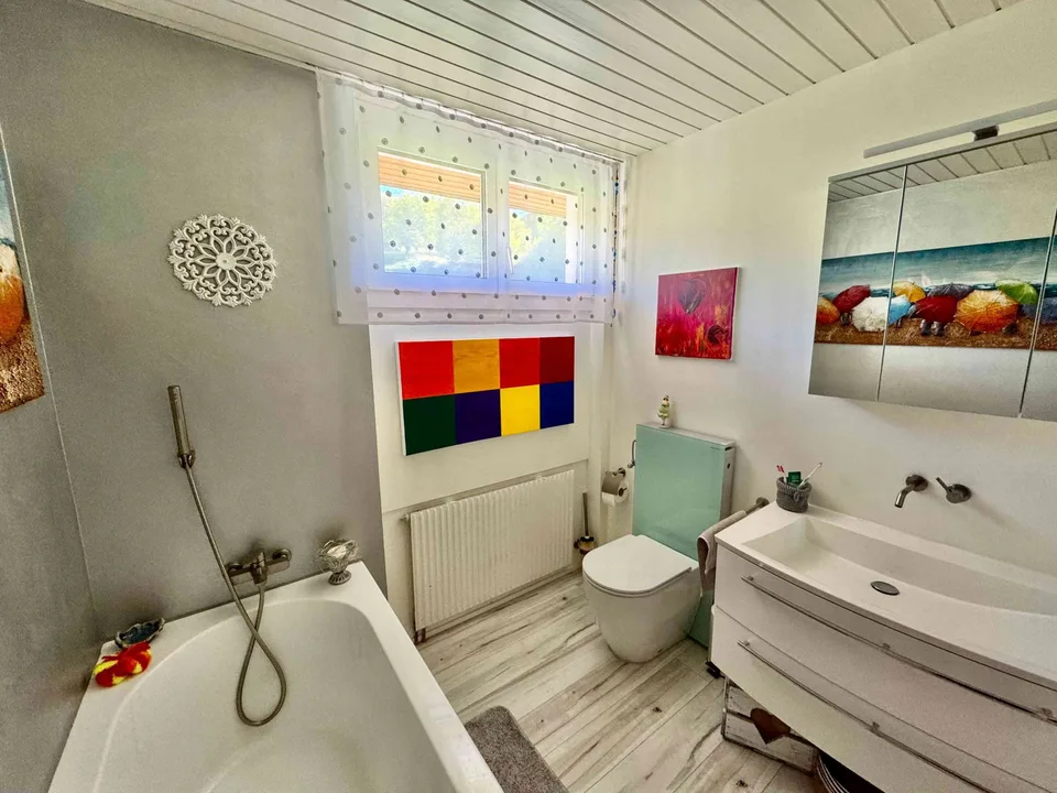 Vita di villaggio idilliaca con vista panoramica – Casa di 5,5 locali ristrutturata con amore – foto 7 di 12