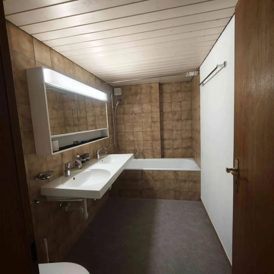 Helle & grosszügige 4.5-Zimmer-Wohnung (90 m²) im 1. OG – Foto 5 von 8