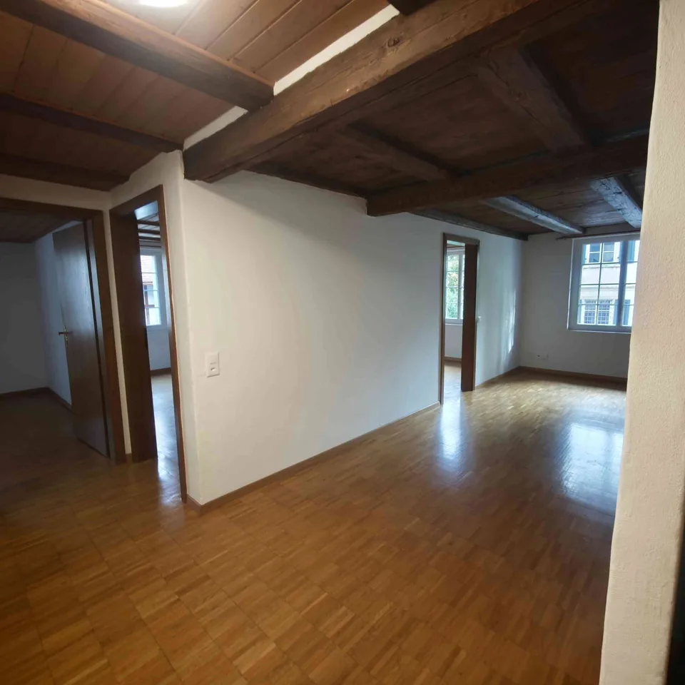 Helle & grosszügige 4.5-Zimmer-Wohnung (90 m²) im 1. OG – Foto 8 von 8