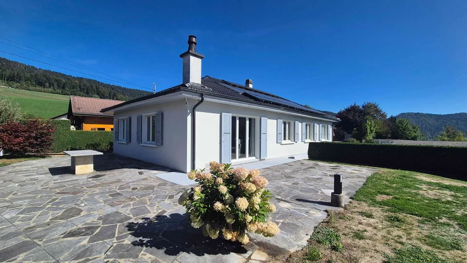 Einfamilienhaus mit 2.5-Zimmer-Wohnung, Pavillon und großem Grundstück – Foto 7 von 13