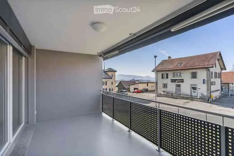 Appartamento 4.5 locali a Chénens – Grande balcone, Geotermia & Suite genitori – foto 5 di 9