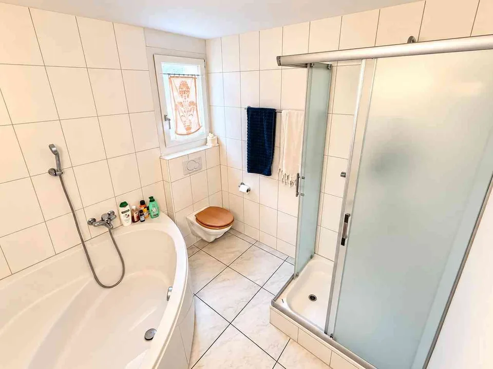 Gartenwohnung mit 4.5 Zimmern und privatem Garten in Fahrwangen – Foto 6 von 9