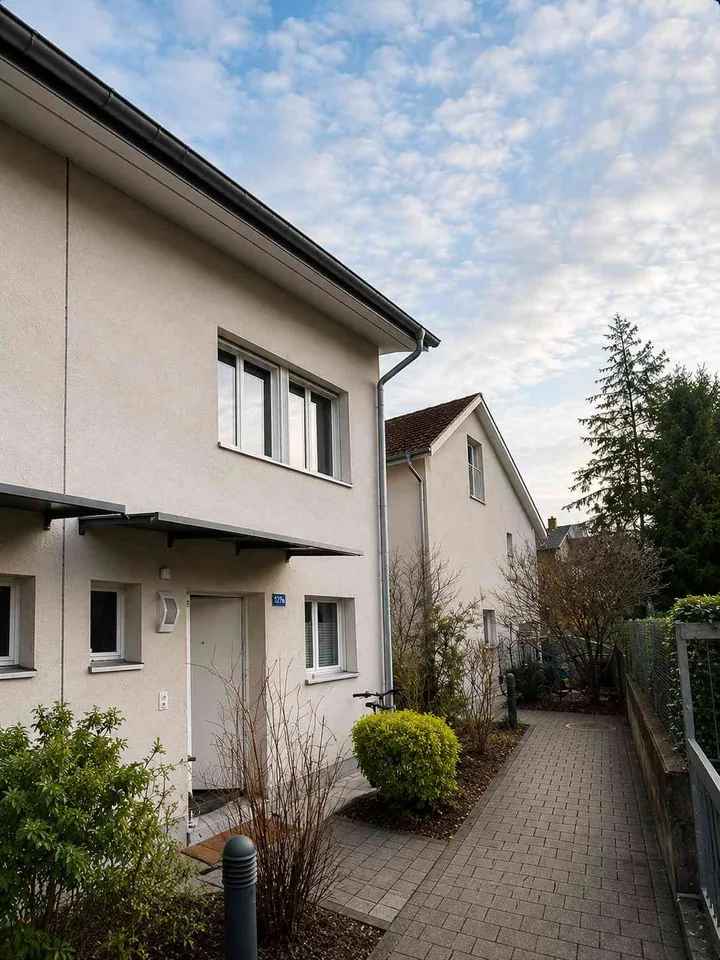 Spacious semi-detached house with garden – quiet and central in Muttenz – photo 11 of 11