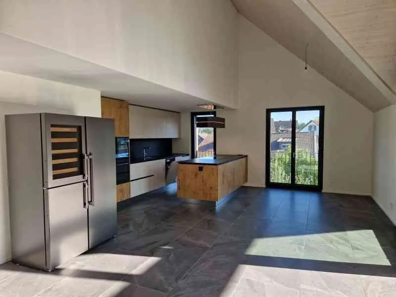 Äusserst grosszügige Neubau-Dachgeschosswohnung mit Top-Ausbau – Foto 4 von 13