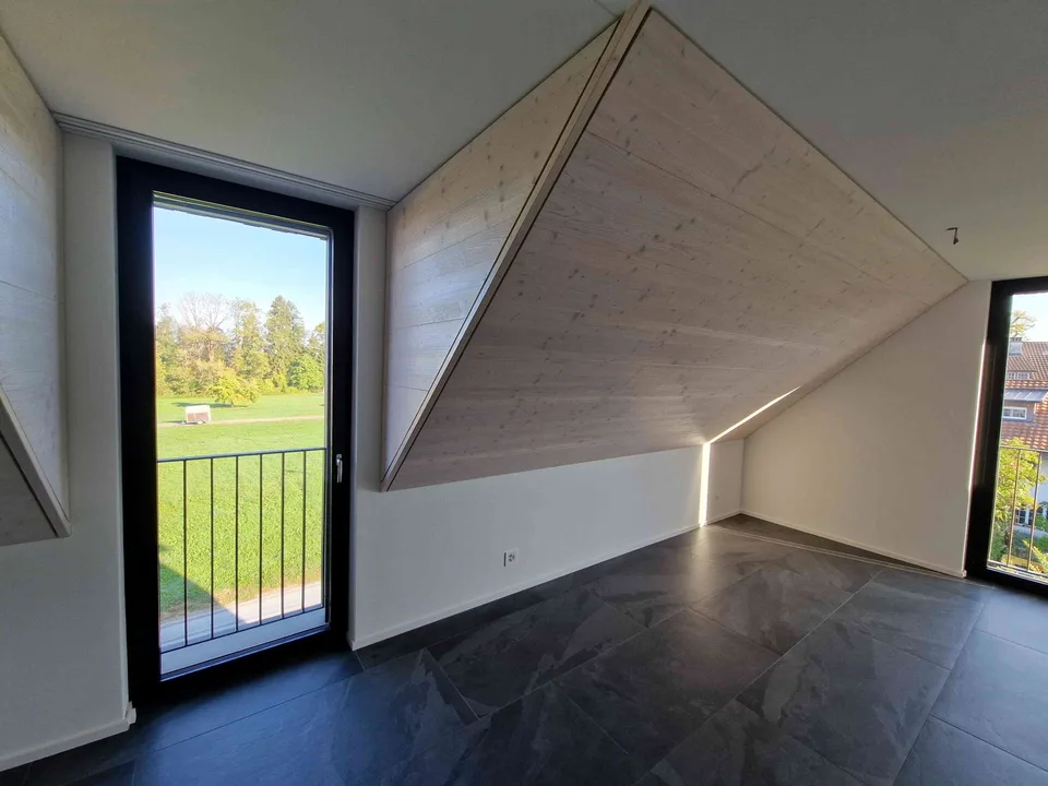 Äusserst grosszügige Neubau-Dachgeschosswohnung mit Top-Ausbau – Foto 6 von 13