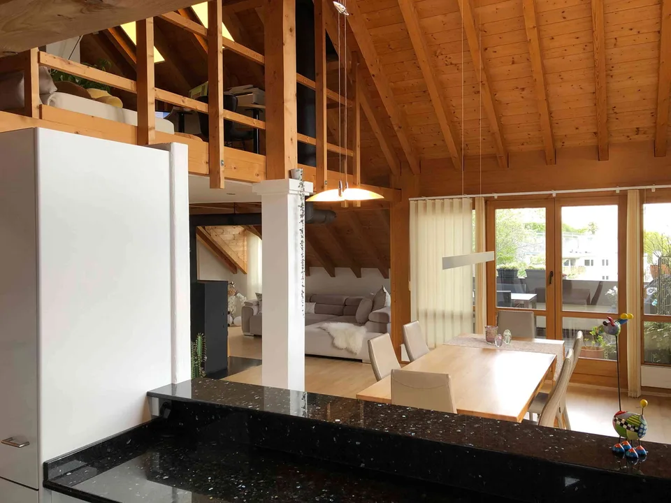 Exklusive 5-Zimmer-Maisonette-Dachwohnung mit Panoramablick über Chur – Foto 3 von 13