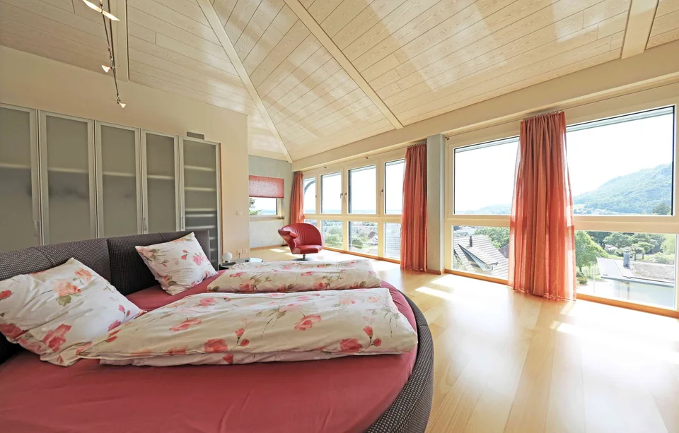 Exklusive 6-Zimmer Traumvilla mit Alpensicht, Pool + Wellness-Oase – Foto 10 von 13