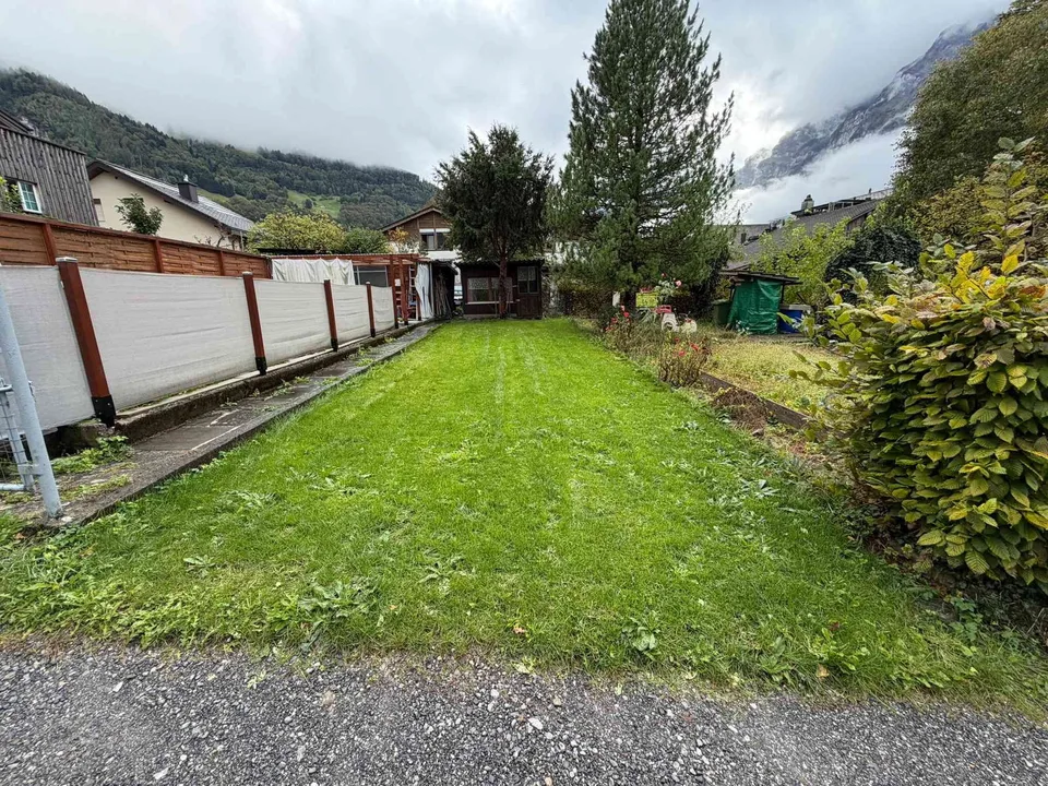 Saniertes Reihenhaus mit Garten und Bergblick in Mollis – Foto 13 von 13