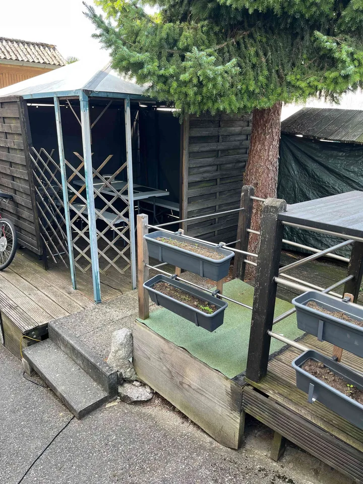 Helles, möbliertes Zimmer in Waltenschwil – Foto 4 von 4