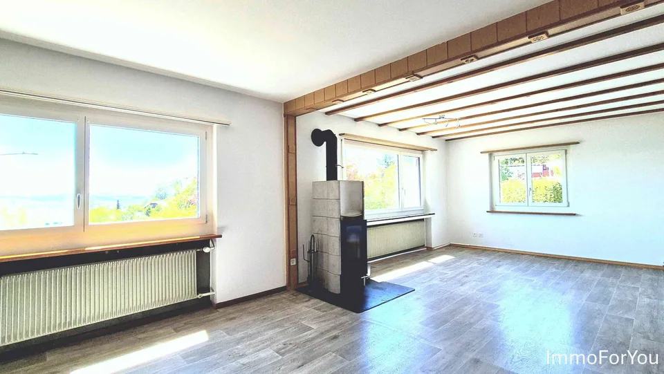 6-Zimmer-Familienparadies mit grossem Garten und Jurasicht an Top-Lage – foto 2 di 8