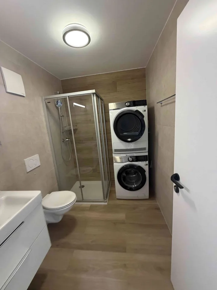 Duplex sous les combles avec terrasse – Foto 11 von 11