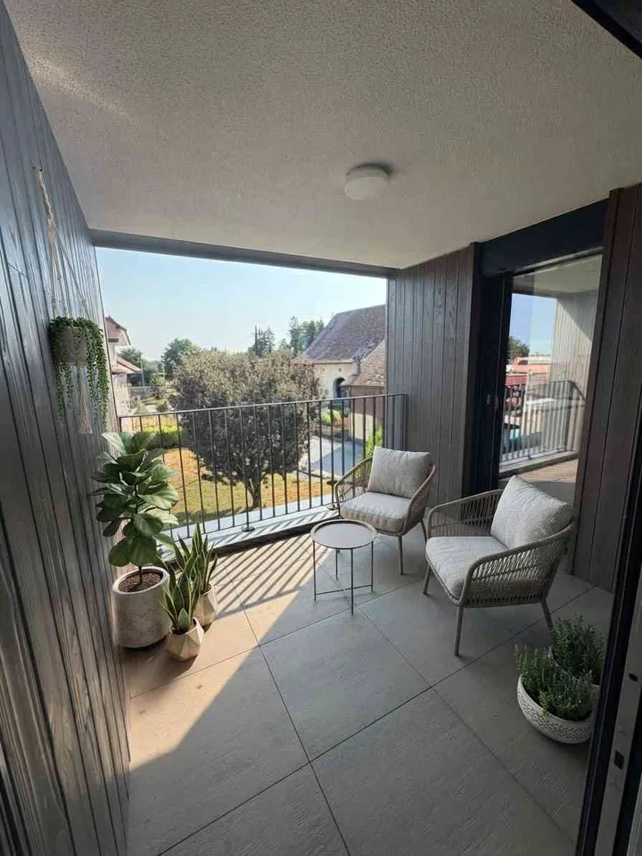 Duplex sous les combles avec terrasse – Foto 9 von 11