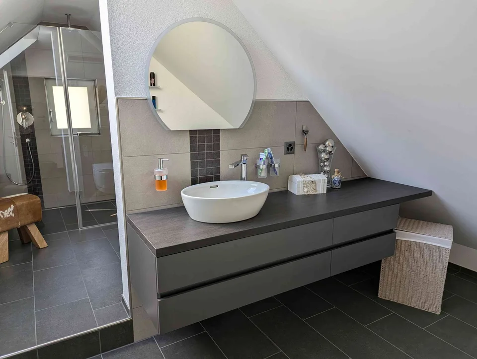 Freistehendes 6½ Einfamilienhaus mit Pool & nachhaltiger Technik – foto 3 di 7