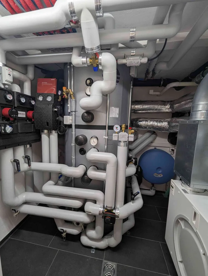 Freistehendes 6½ Einfamilienhaus mit Pool & nachhaltiger Technik – foto 7 di 7