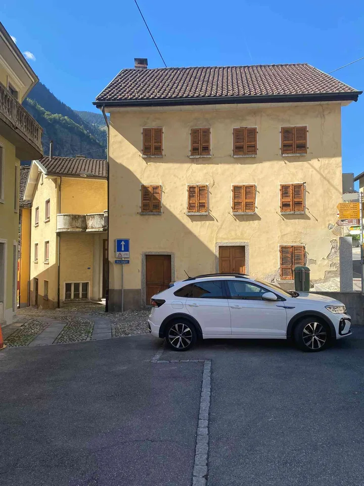 Mehrfamilienhaus mit viel Platz / Casa plurifamiliare con tanto spazio – photo 2 of 11