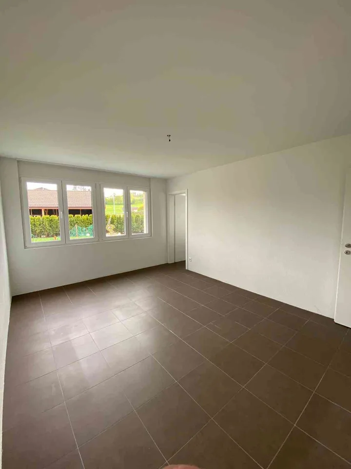 3,5-Zi. EG Wohnung, 98 m², Sitzplatz & Garten, 2 TG – Riedt bei Erlen – photo 7 of 12