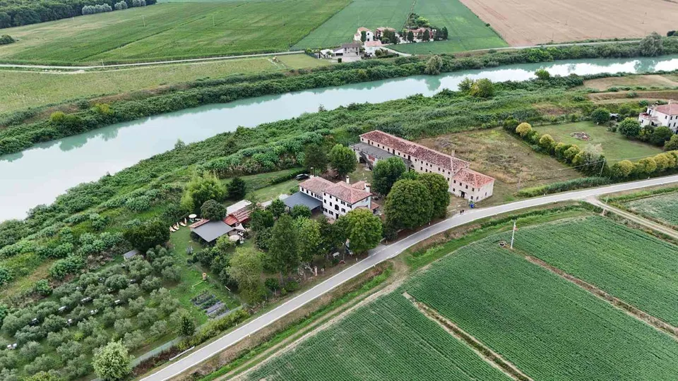 IMMOBILIE MIT GROSSEM POTENZIAL ZUR SANIERUNG – ITALIEN – foto 3 di 10